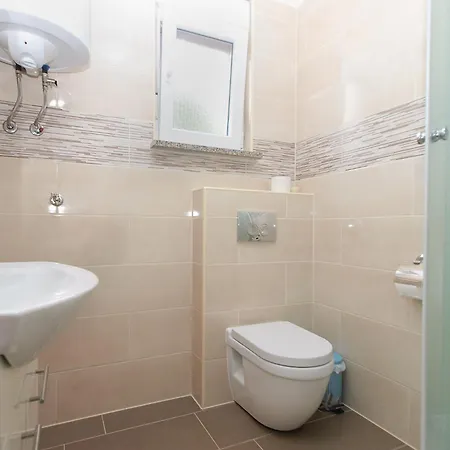 Apartment Milovan 1774 Liznjan