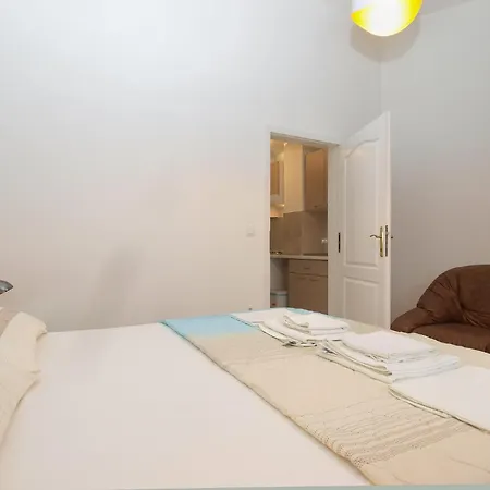 Milovan 1774 Apartment Liznjan