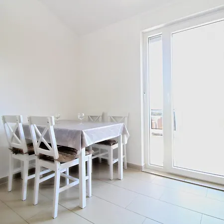 Apartment Milovan 1774 *