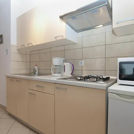 Milovan 1774 Apartment Liznjan