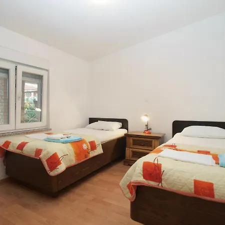 Apartment Milovan 1774 Liznjan