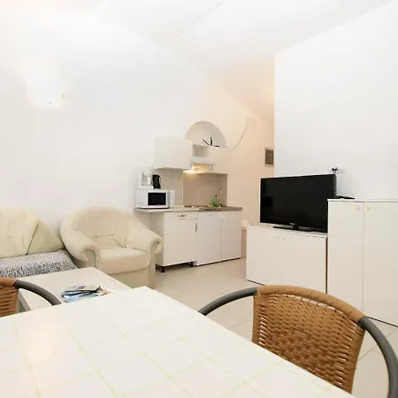 Apartment Milovan 1774