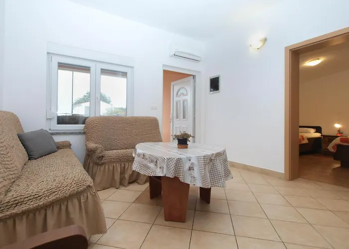 아파트 Milovan 1774 *