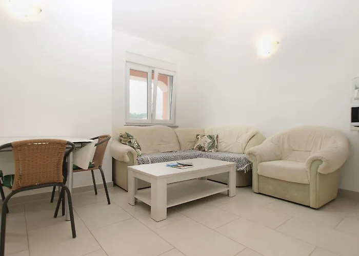 아파트 Milovan 1774 *