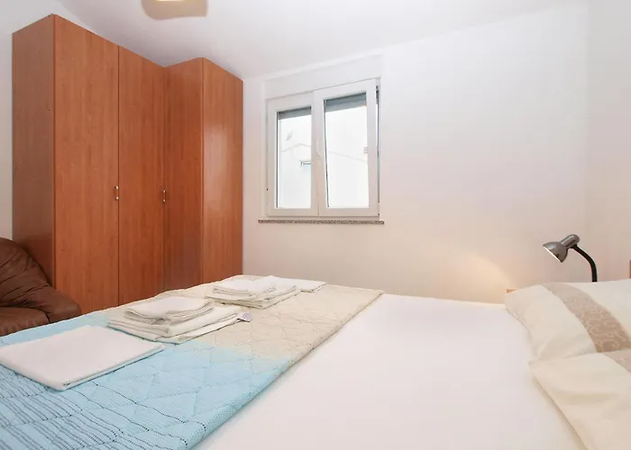 아파트 Milovan 1774 *